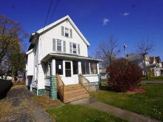 481 Forest St NE, Warren, OH 44483