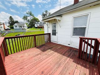8 Lee Hy Ct, Christiansburg, VA 24073