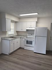 5611 1st St #f5f2e99c2, Zephyrhills, FL 33542