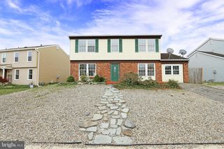 5 Compass Ln, Barnegat, NJ 08005