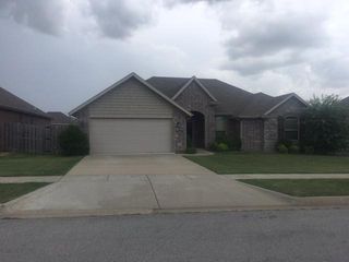 2886 N  Seneca Ave, Fayetteville, AR 72704