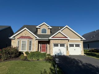 2616 Pioneer Rd, Bethlehem, PA 18017