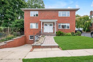 5 Linwood Road N, Port Washington, NY 11050