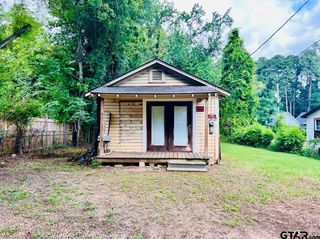 1205 N  3rd St, Longview, TX 75601