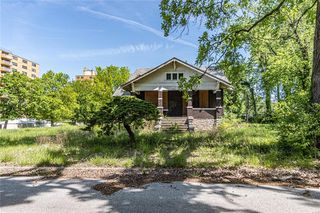 3005 Forest Blvd, East Saint Louis, IL 62204