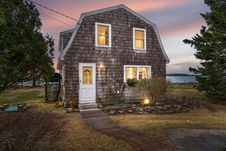 8 Powderhouse Cove Road, South Thomaston, ME 04858