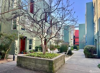 55 Glashaus Loop, Emeryville, CA 94608