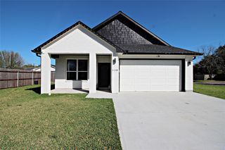 1118 N  Shepherd Dr, Baytown, TX 77520