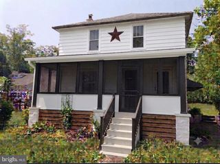 21 Perkiomen Ave, Schwenksville, PA 19473