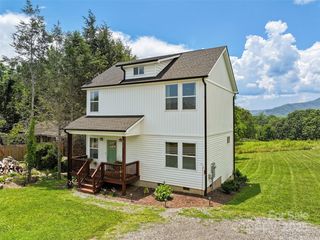 913 N  Canton Rd, Canton, NC 28716