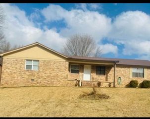 90 Skyhaven Dr, Jackson, TN 38305