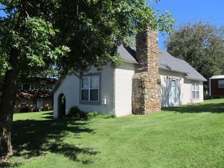 616 E  Commercial St, Mansfield, MO 65704