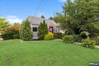 1 Lyons Ave, Fair Lawn, NJ 07410