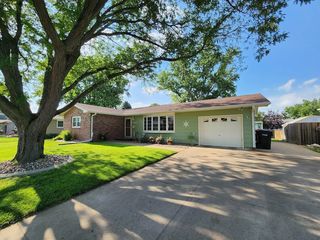 600 Burgess Rd, Yankton, SD 57078