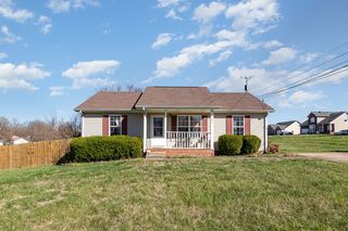901 Applegrove Cir, Clarksville, TN 37040