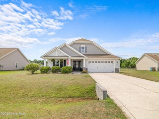 210 McCain St, Beulaville, NC 28518