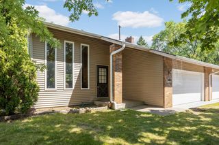 2704 Rolling Oaks Rd, Burnsville, MN 55337