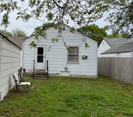445 N  Glenn St, Wichita, KS 67203