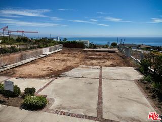 18174 Kingsport Dr, Malibu, CA 90265