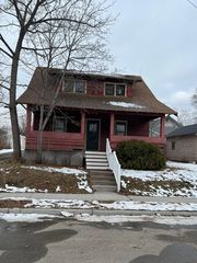 410 9th St, Red Wing, MN 55066