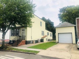724 8th St, Secaucus, NJ 07094