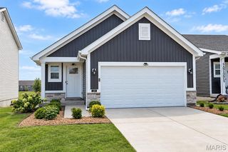 284 Crestfield Ct, Saint Charles, MO 63301