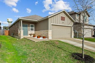 745 Eves Necklace Dr, Buda, TX 78610