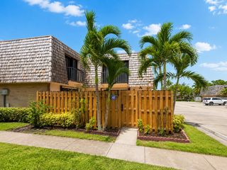 219 Lake Arbor Dr #219, Lake Worth, FL 33461