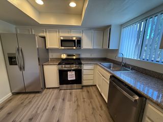 5250 Colodny Dr #12, Agoura Hills, CA 91301