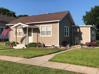 235 N  3rd St, Hampton, NE 68843