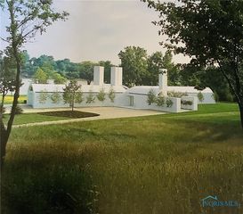16962 W  River Rd, Bowling Green, OH 43402