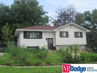 5618 N  49th St, Omaha, NE 68104