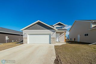 6733 72nd Ave S, Horace, ND 58047