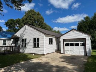 206 W  3rd St, Minneota, MN 56264