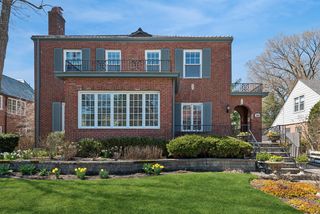 1209 Sheridan Rd, Wilmette, IL 60091