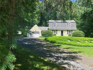 11 Carriage Ln, Essex, CT 06426