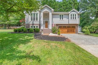 705 Old Barn Cir, Pilot Mtn, NC 27041