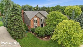 7277 Wellington Pl, Washington, MI 48094