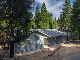 1163 Jungfrau Dr, Crestline, CA 92325