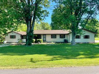 325 W  Indian St, Elnora, IN 47529