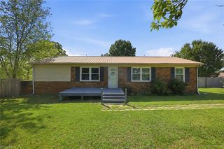4228 Valley Cir, Thomasville, NC 27360
