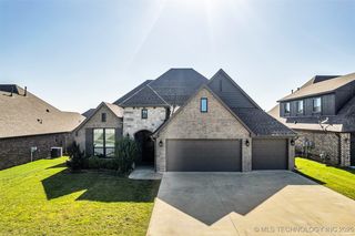 8103 N  76th Ave E, Owasso, OK 74055