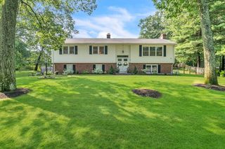 29 Terry Dr, Longmeadow, MA 01106