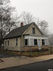 131 S  Steubenville St, Peoria, IL 61605