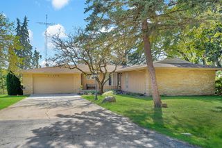 11375 James Ct, Genoa, IL 60135