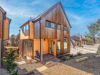 171 Houston Cir, Asheville, NC 28801