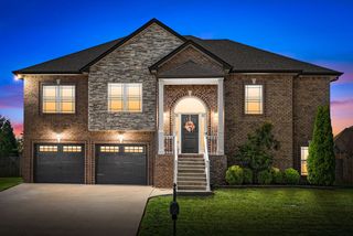 316 Piedmont Pl, Clarksville, TN 37043