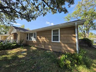 825 E  Kirwin Ave, Salina, KS 67401