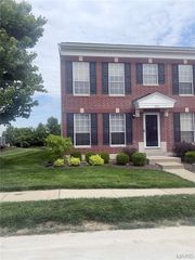 824 Brookmead Dr, O'Fallon, MO 63366