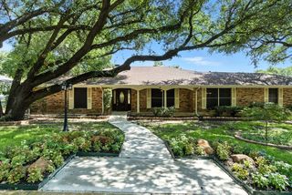 5600 Chimney Rock Ct, Fort Worth, TX 76112